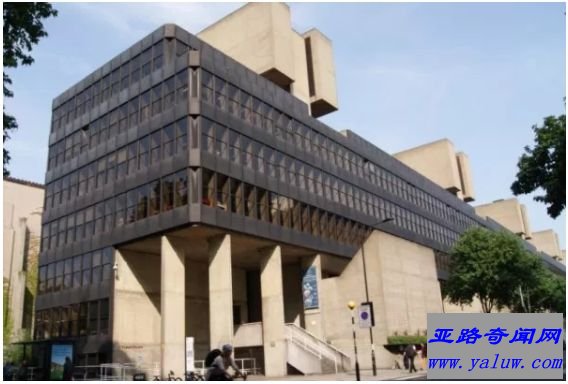 英国伦敦大学