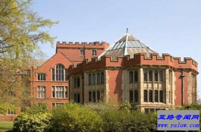南安普顿大学