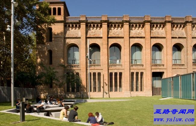 庞培法布拉大学