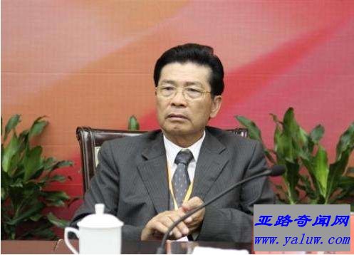 中国十大富豪之一何享健 净资产490亿人民币