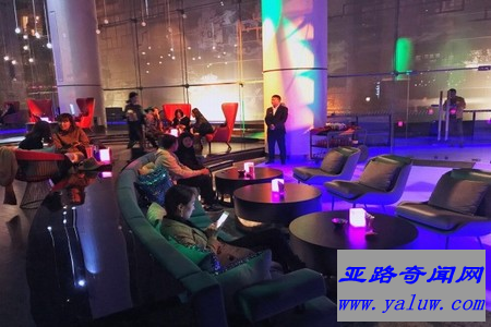 苏州W酒店WOOBAR大堂吧