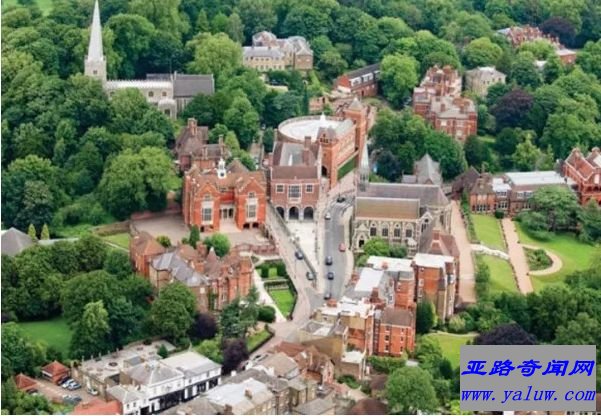 英国哈罗公学（费用每期：36,150英镑）