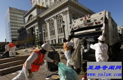 垃圾和可回收的材料收集者
