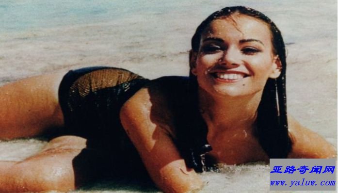 十大最性感的邦德女郎扮演者:霹雳弹-克劳迪娜·奥格尔 十大最性感的邦德女郎扮演者:霹雳弹-克劳迪娜·奥格尔