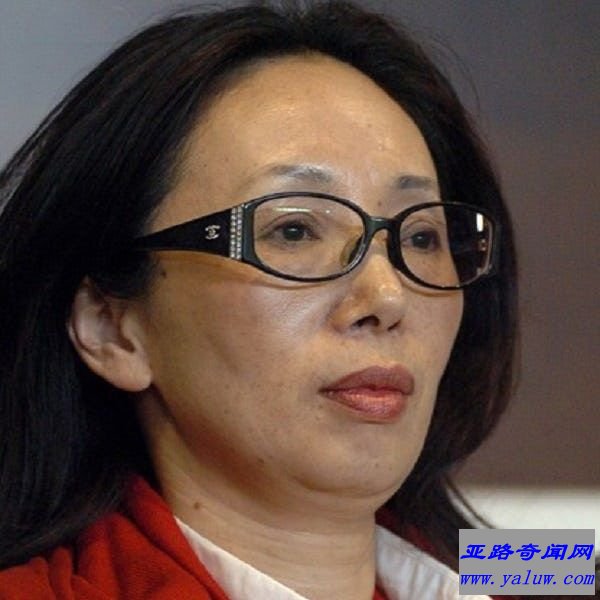 秀丽·霍肯