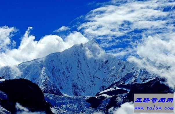 中国十大名山之一梅里雪山