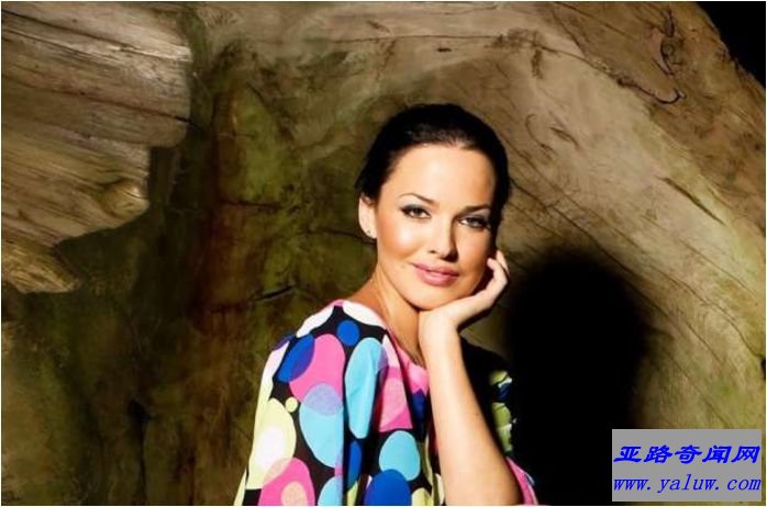 乌克兰最美女明星排行榜前十名：黛莎·艾丝塔费瓦