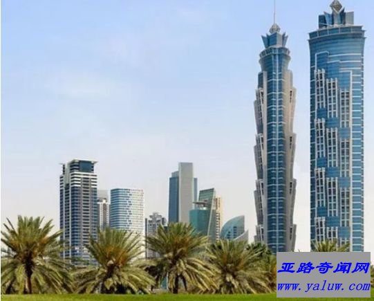 迪拜万豪酒店，阿拉伯联合酋长国(约高:1,165英尺)