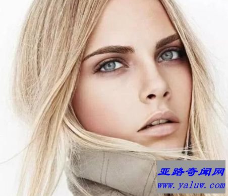 卡拉·迪瓦伊 卡拉·迪瓦伊