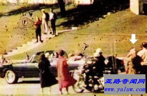 "头巾女士"的身份