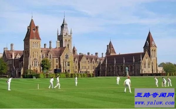 英国伊莎伯格皇后学院（每期费用：67,774英镑）