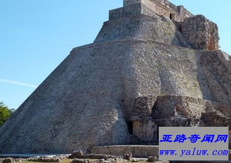 魔术师金字塔