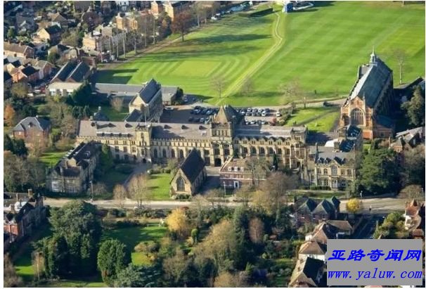 英国汤布里奇学校（费用每期：£50.052）