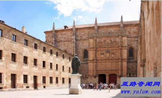 世界上最古老的大学,卡鲁因大学拥有1157年的历史(建于859年) 世界上最古老的大学,卡鲁因大学拥有1157年的历史(建于859年)
