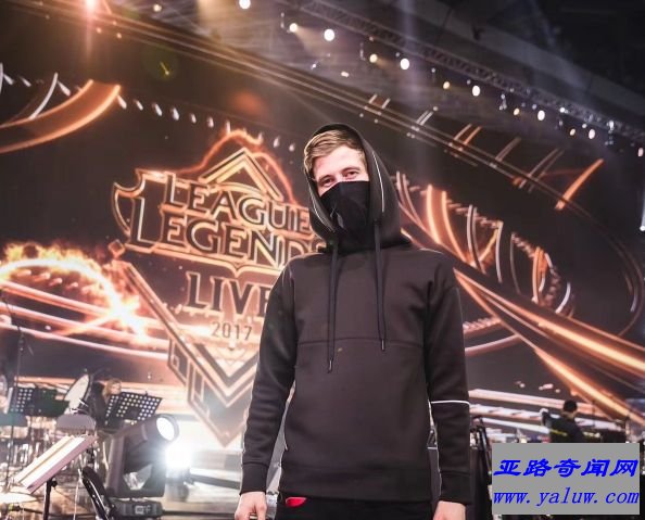 世界上最大的游戏音乐节 英雄联盟带你嗨翻鸟巢