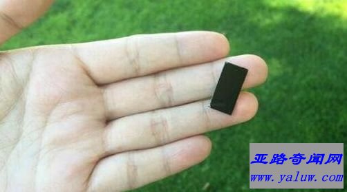 世界上最小的净水器 比电话卡还小