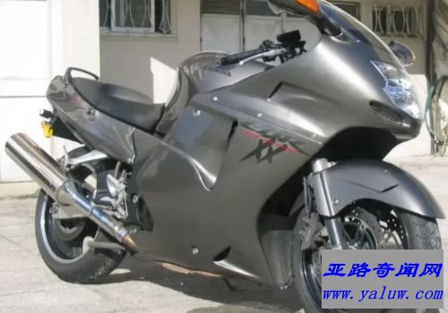 2003年本田超级黑鸟，305Km/h