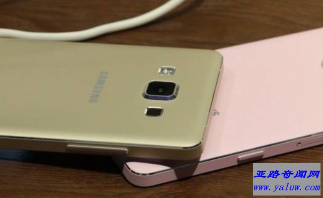 三星Galaxy A3