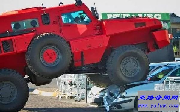 世界上最安全的民用汽车 能防RPG火箭筒