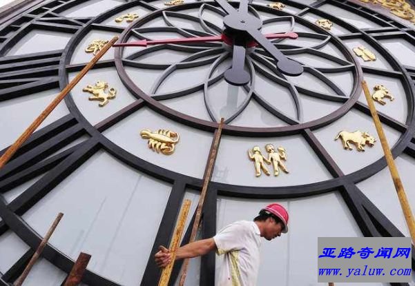 世界上最大的钟塔 直径超过12米
