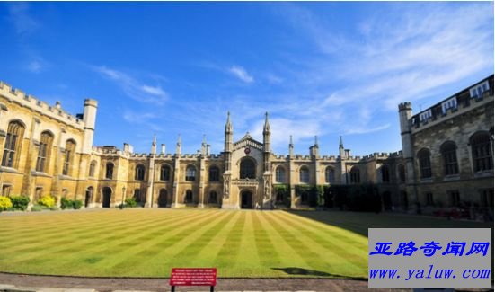 世界上最古老的大学,卡鲁因大学拥有1157年的历史(建于859年) 世界上最古老的大学,卡鲁因大学拥有1157年的历史(建于859年)