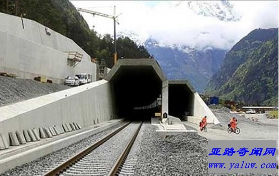 世界上最长隧道通车,圣哥达基线隧道穿越阿尔卑斯山约17分钟 世界上最长隧道通车,圣哥达基线隧道穿越阿尔卑斯山约17分钟