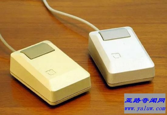 世界上最原始的鼠标 一只有尾巴的木盒子