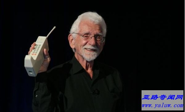 世界上最早的手机 1983年诞生的大哥大