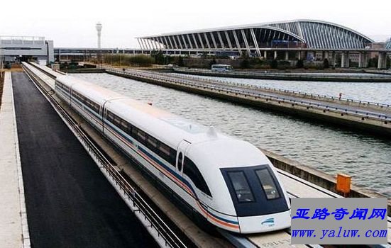 上海磁悬浮列车 最高时速430公里
